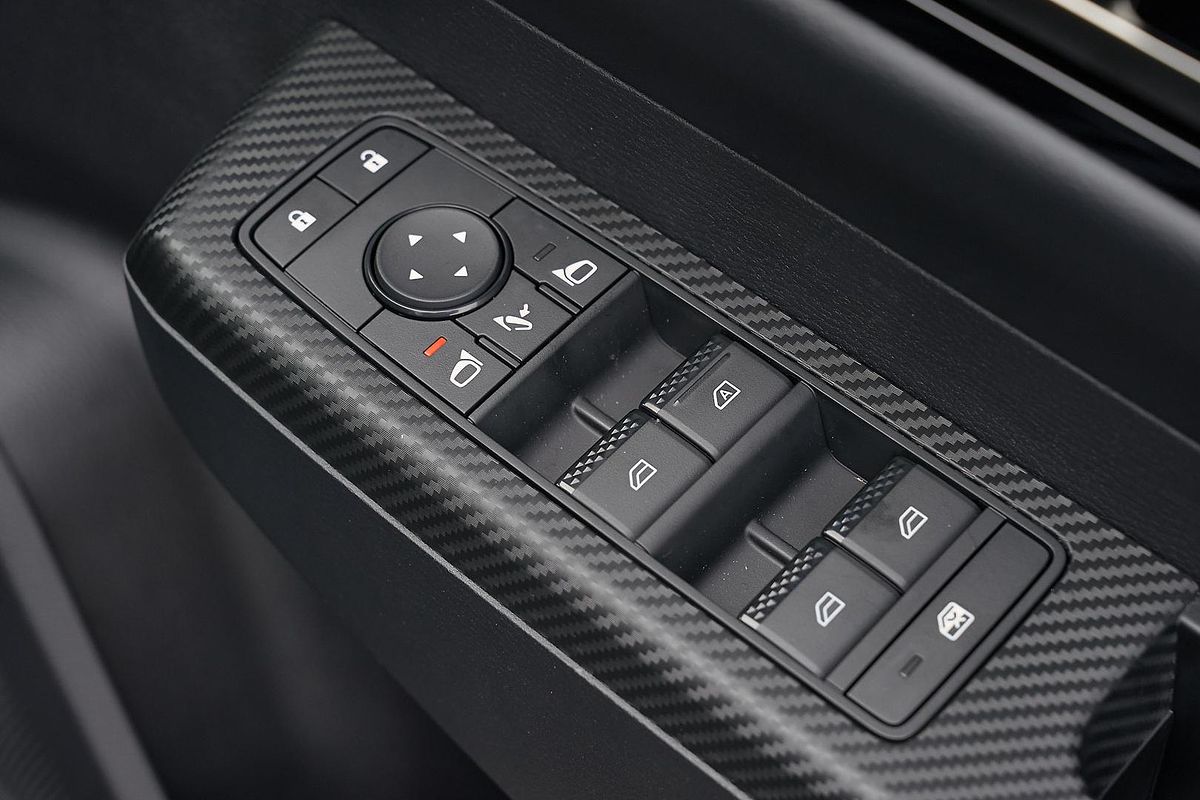 2025 Mitsubishi Triton GSR MV 4X4