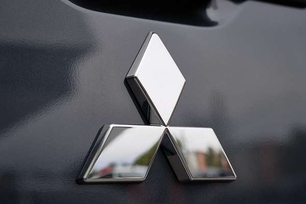 2025 Mitsubishi Triton GSR MV 4X4