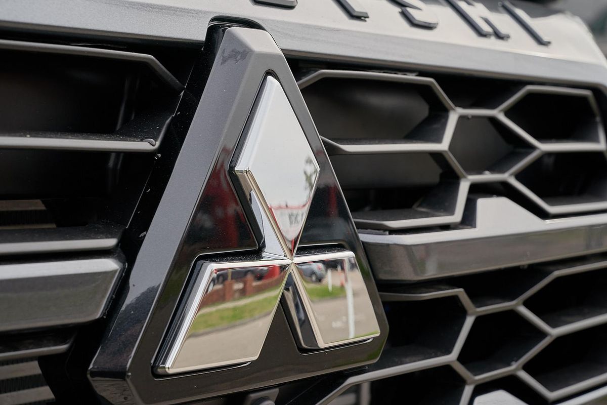 2025 Mitsubishi Triton GSR MV 4X4