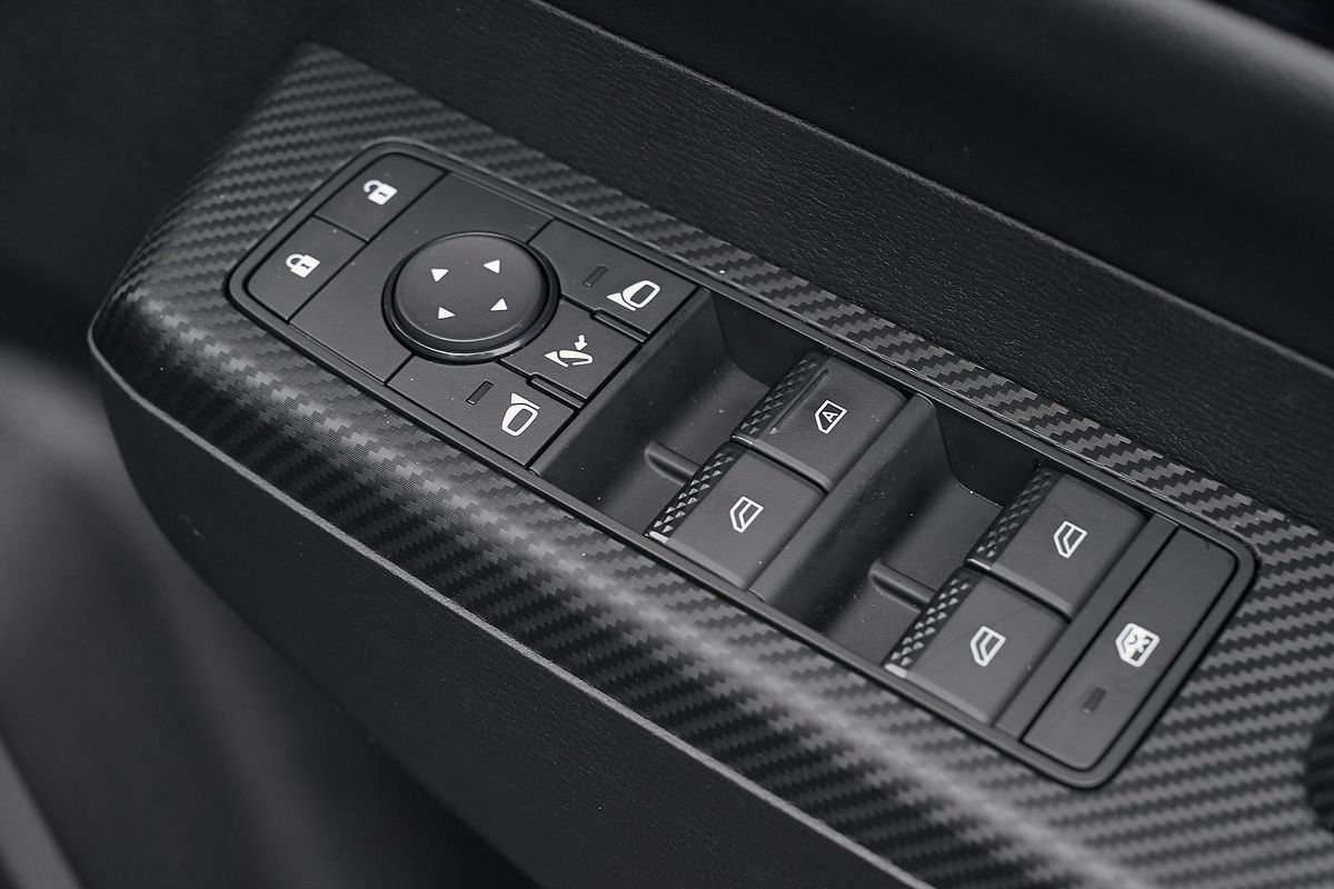 2025 Mitsubishi Triton GSR MV 4X4