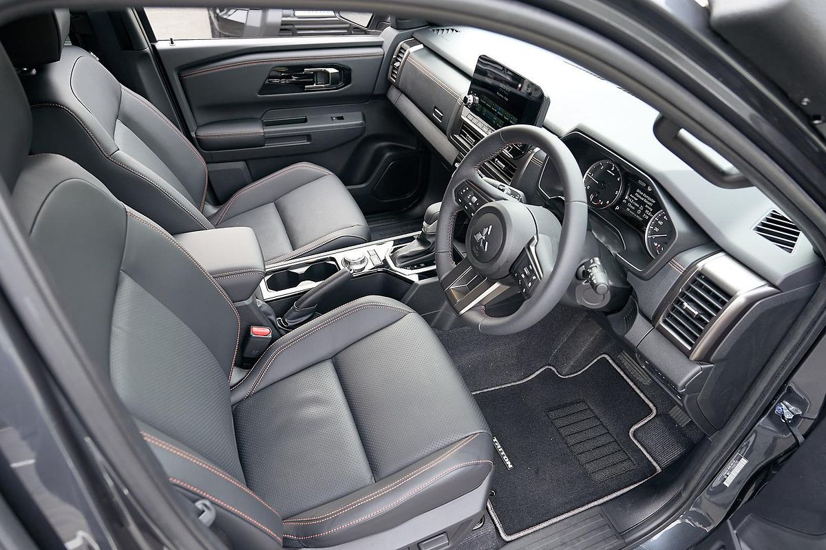 2025 Mitsubishi Triton GSR MV 4X4