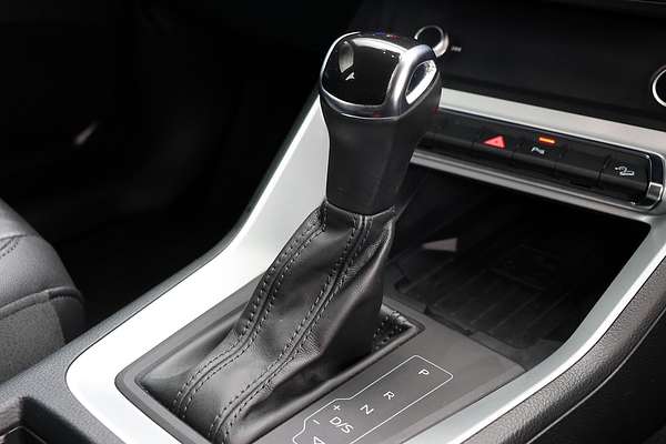 2020 Audi Q3 35 TFSI S line F3