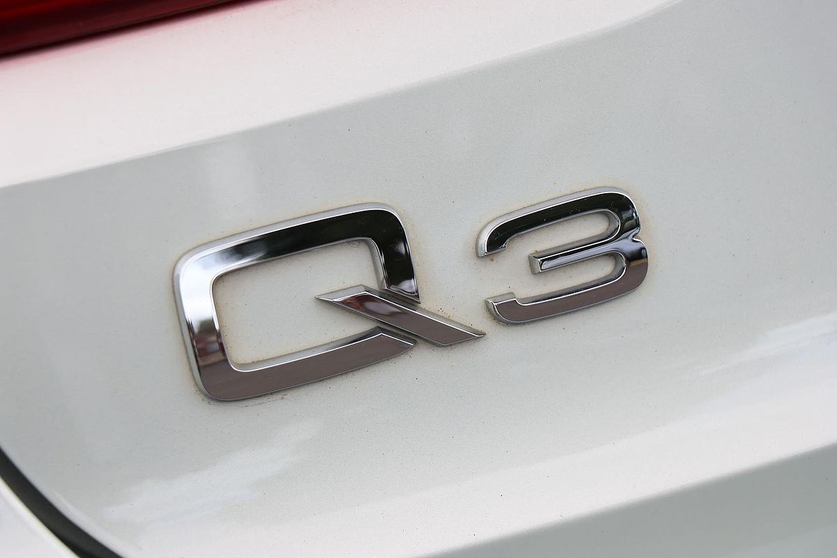2020 Audi Q3 35 TFSI S line F3