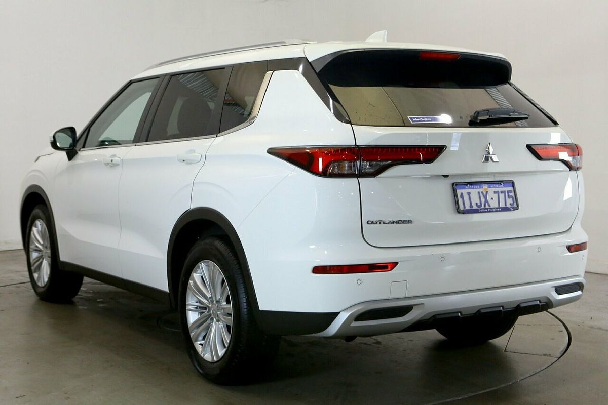 2024 Mitsubishi Outlander LS ZM