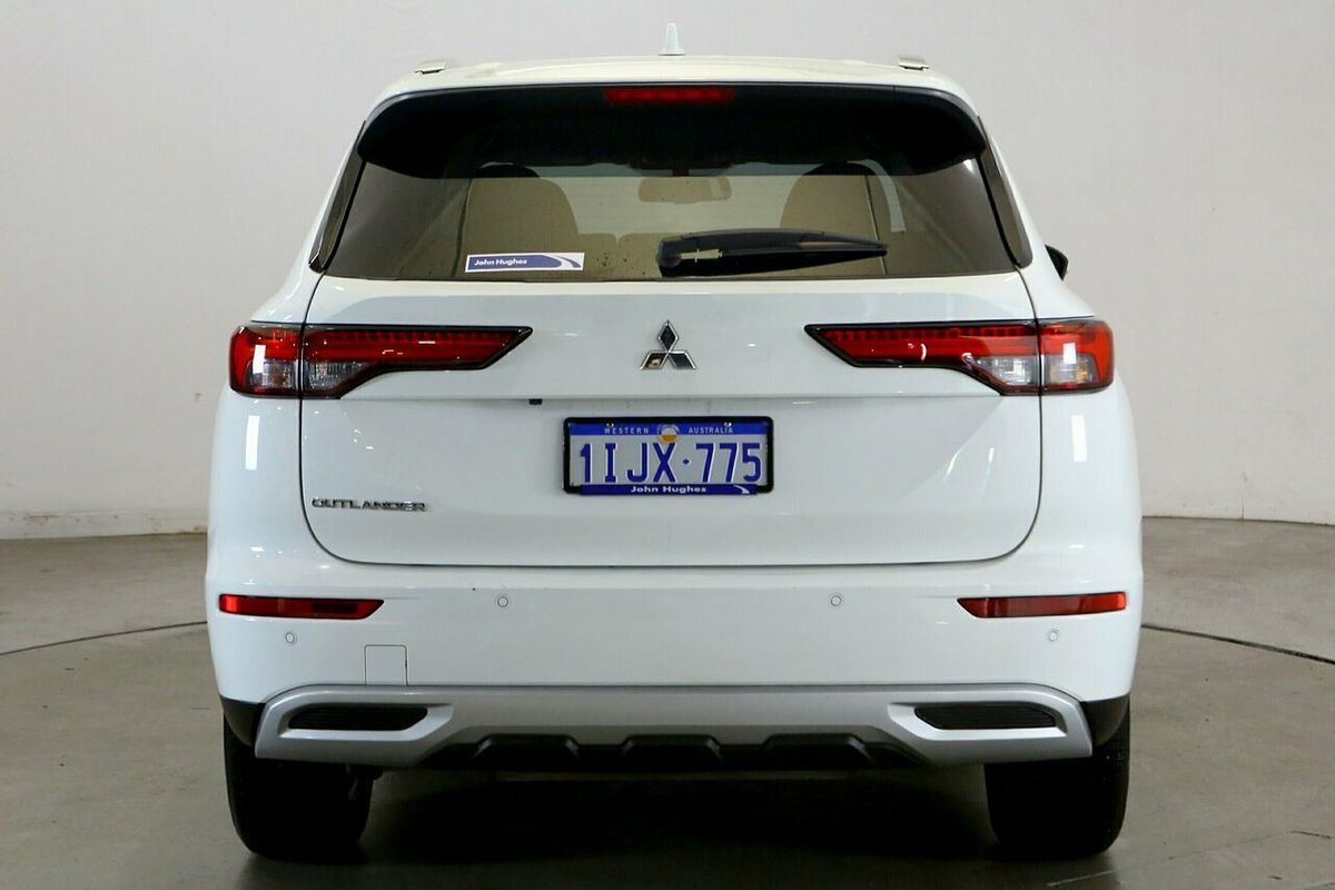 2024 Mitsubishi Outlander LS ZM