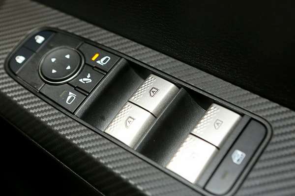 2024 Mitsubishi Outlander LS ZM