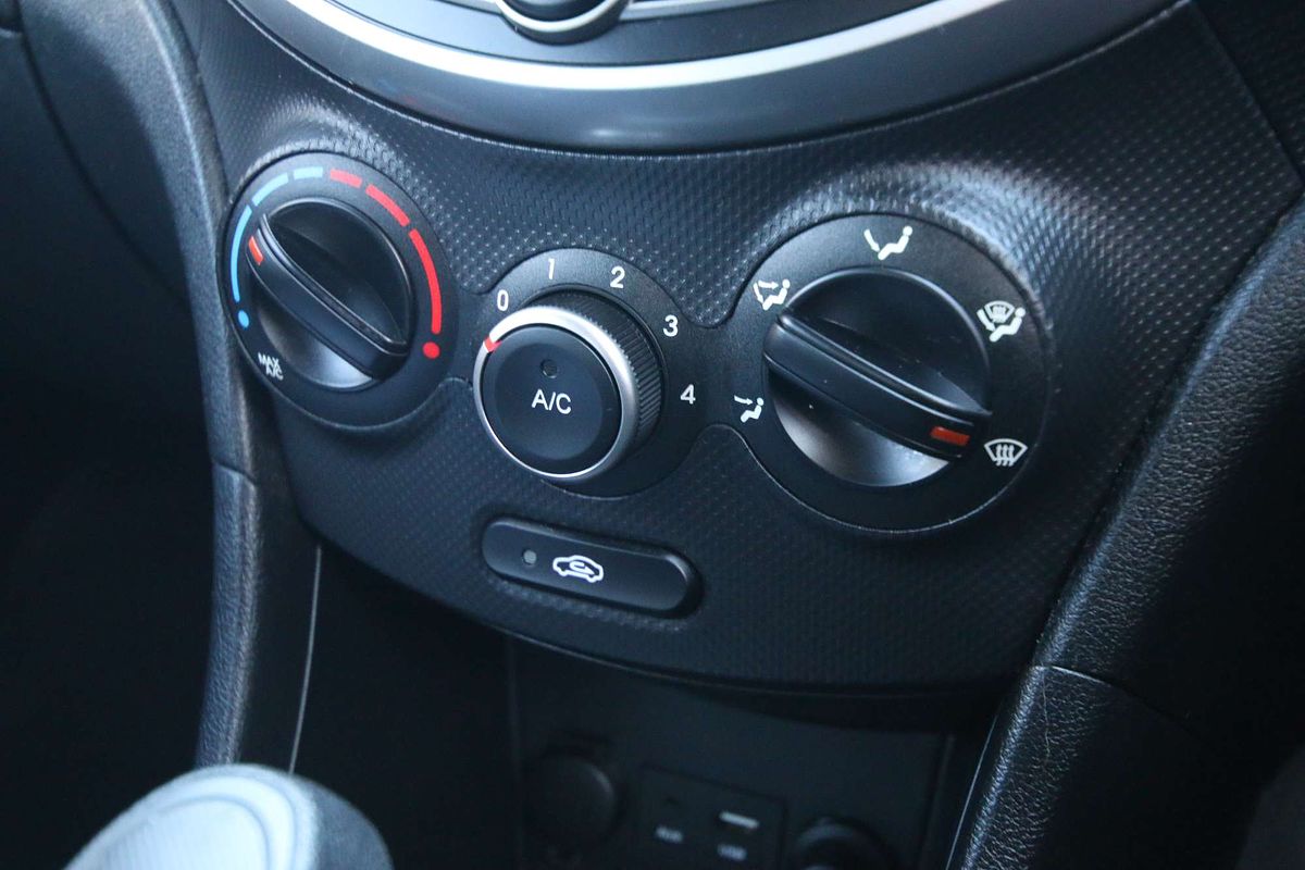 2016 Hyundai Accent Active RB4