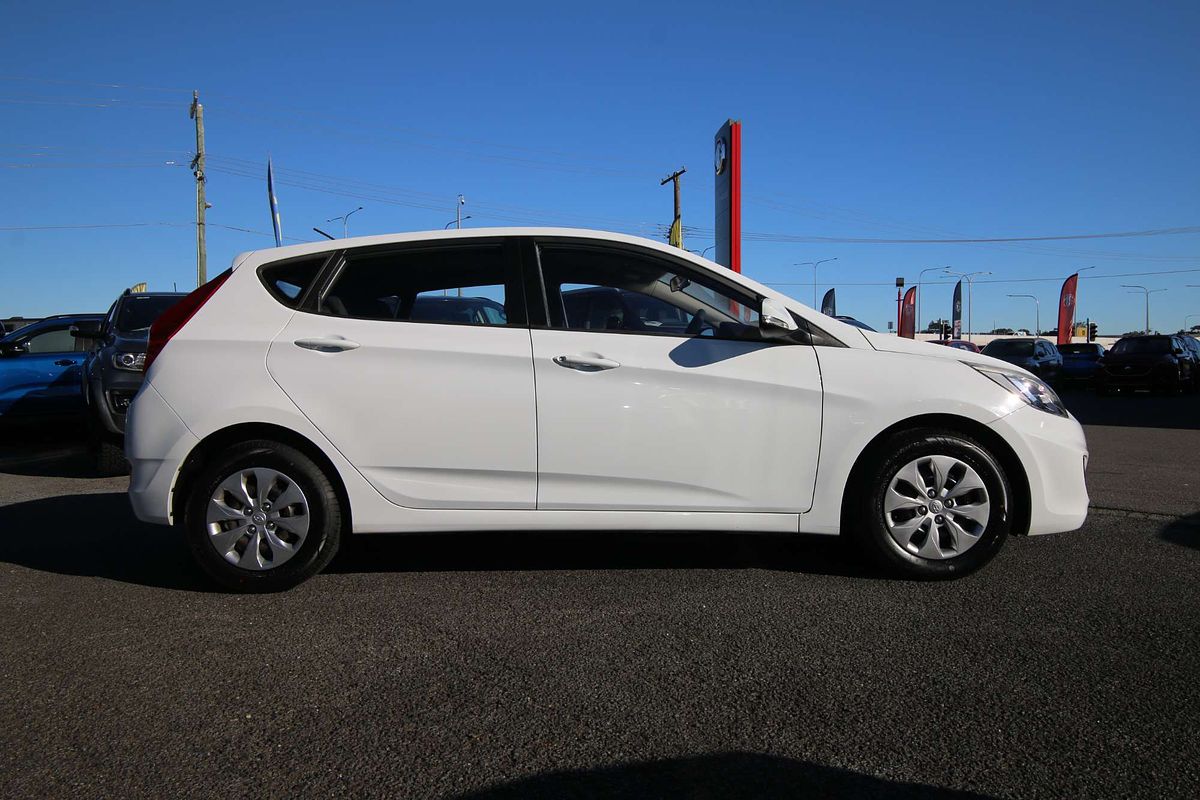 2016 Hyundai Accent Active RB4