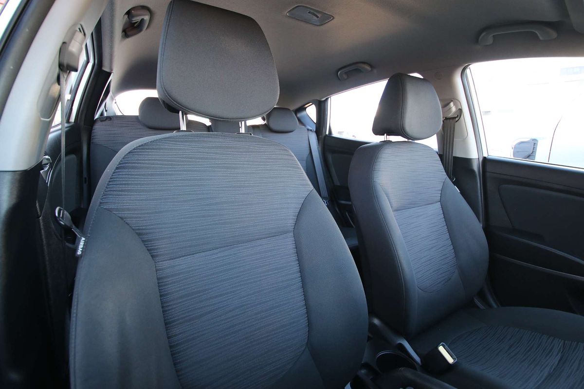2016 Hyundai Accent Active RB4