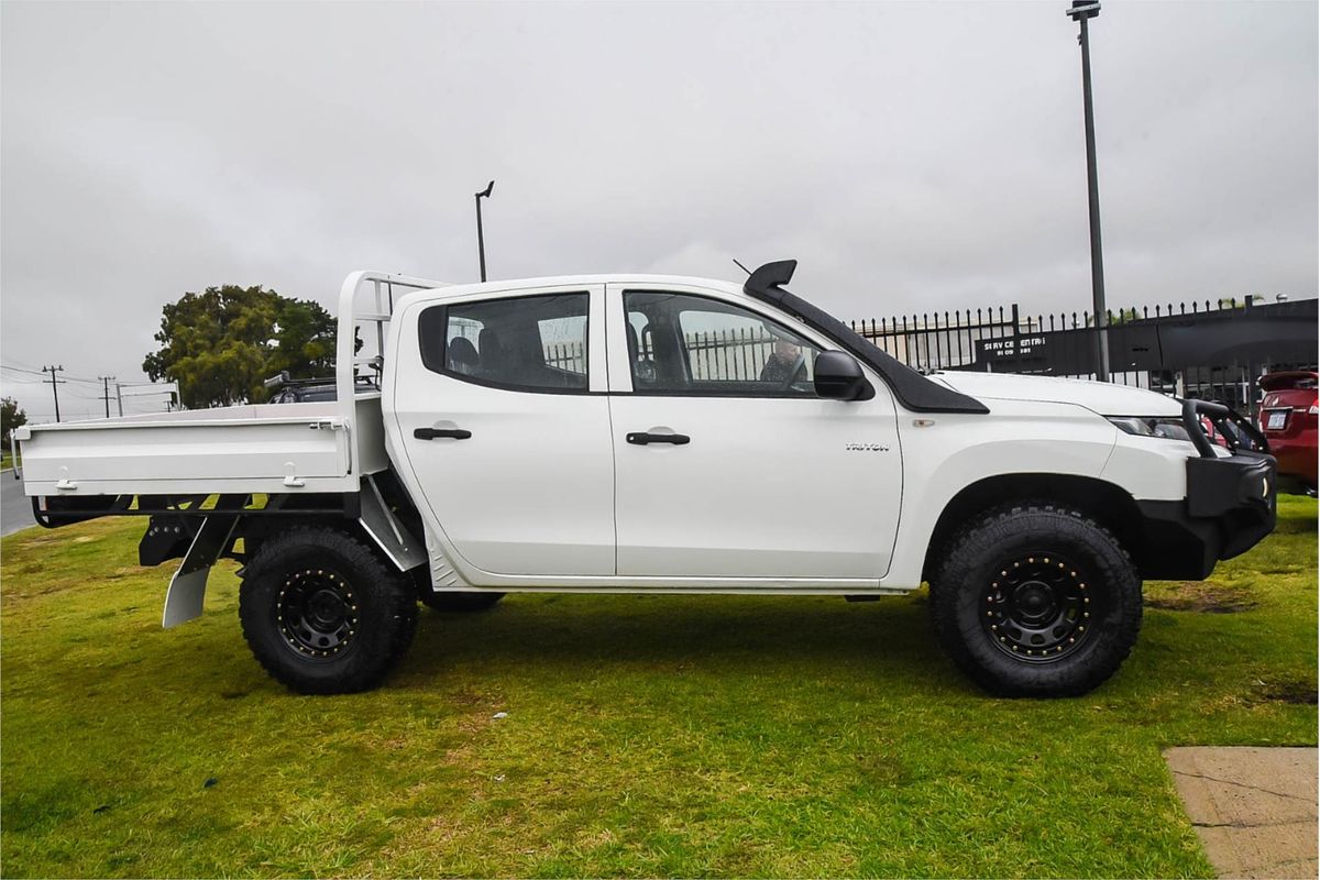 2022 Mitsubishi Triton GLX MR 4X4