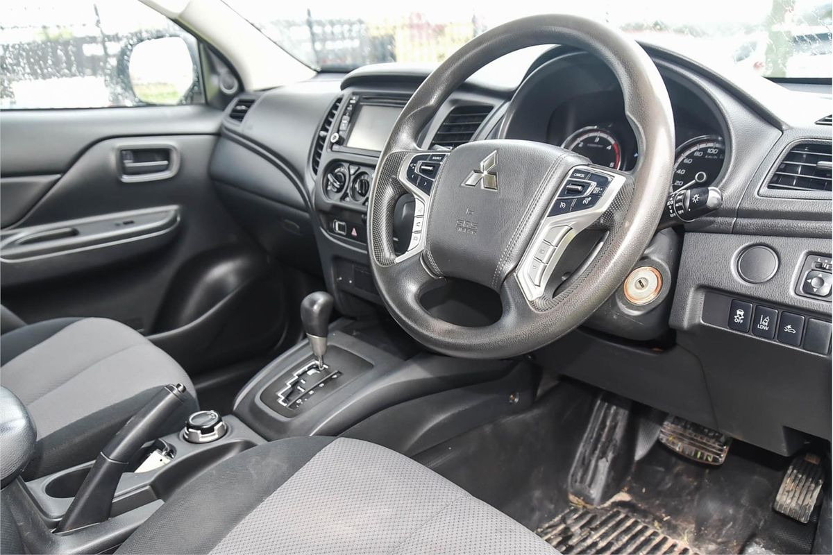 2022 Mitsubishi Triton GLX MR 4X4