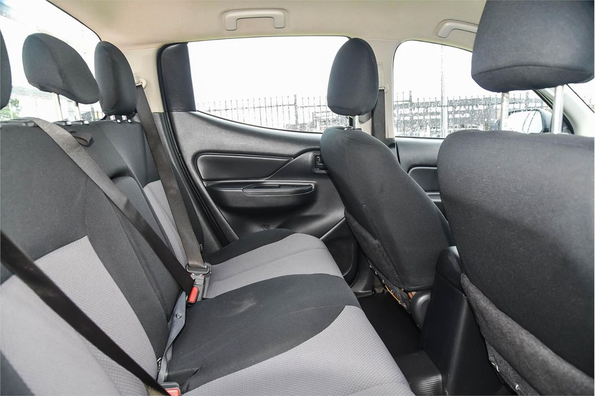 2022 Mitsubishi Triton GLX MR 4X4