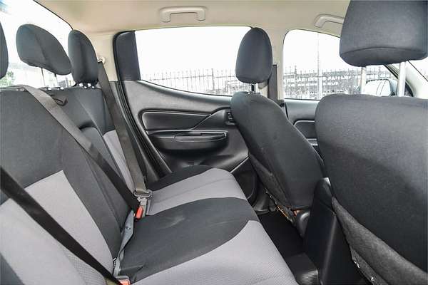 2022 Mitsubishi Triton GLX MR 4X4