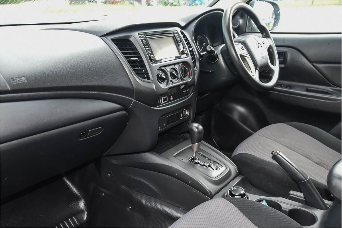 2022 Mitsubishi Triton GLX MR 4X4