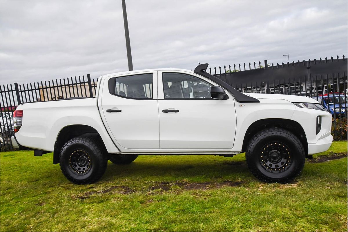 2019 Mitsubishi Triton GLX ADAS MR 4X4
