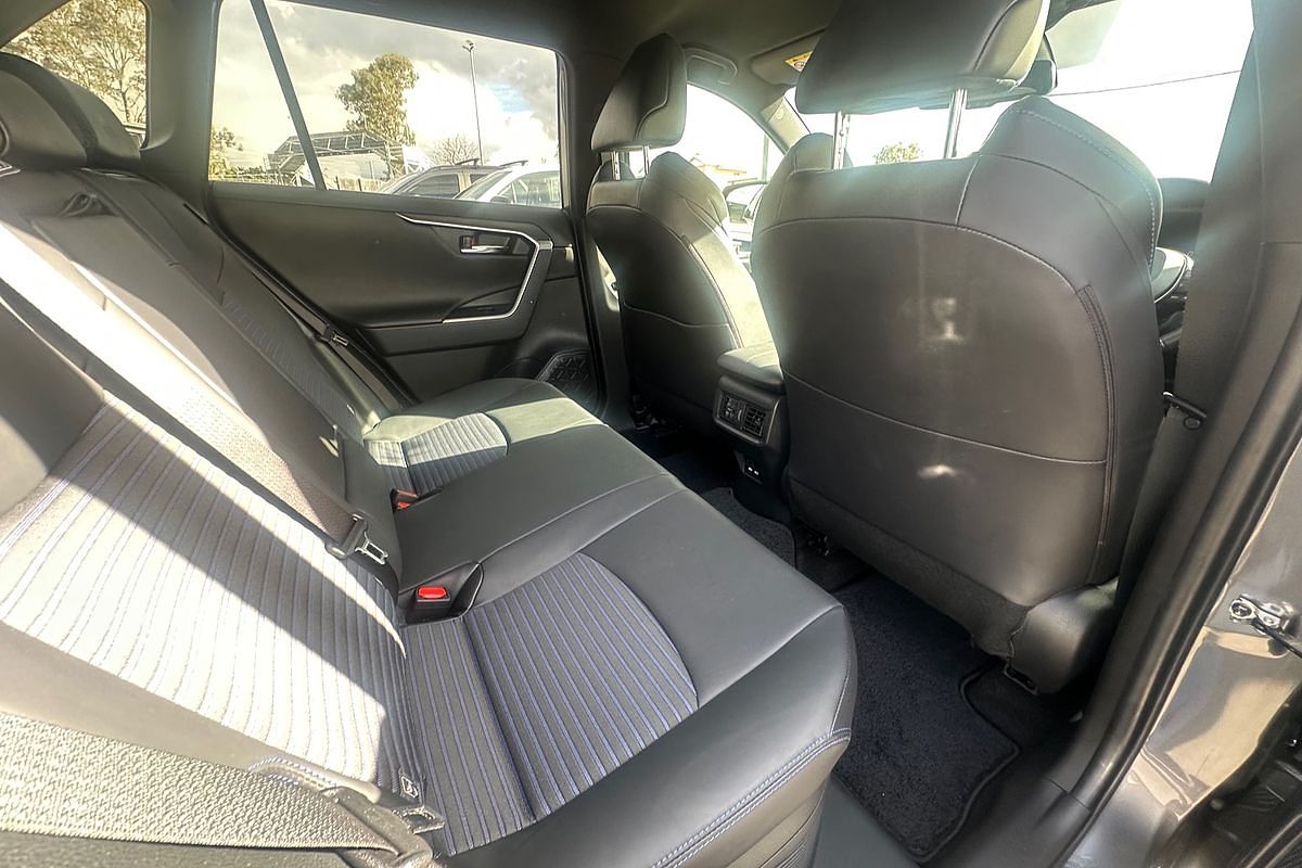 2022 Toyota RAV4 XSE AXAH52R