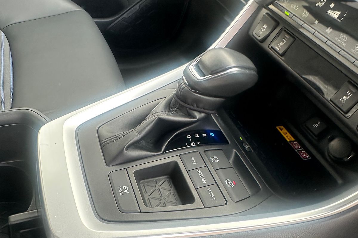 2022 Toyota RAV4 XSE AXAH52R
