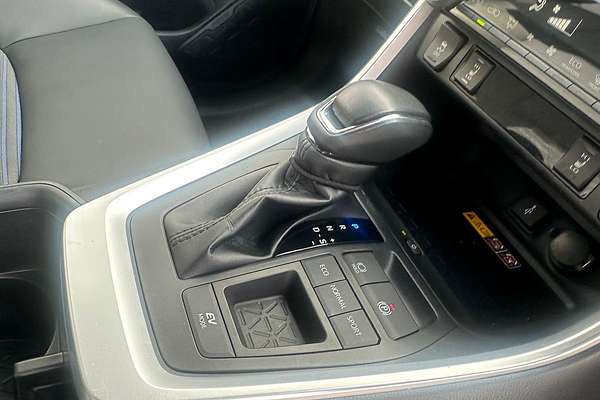 2022 Toyota RAV4 XSE AXAH52R
