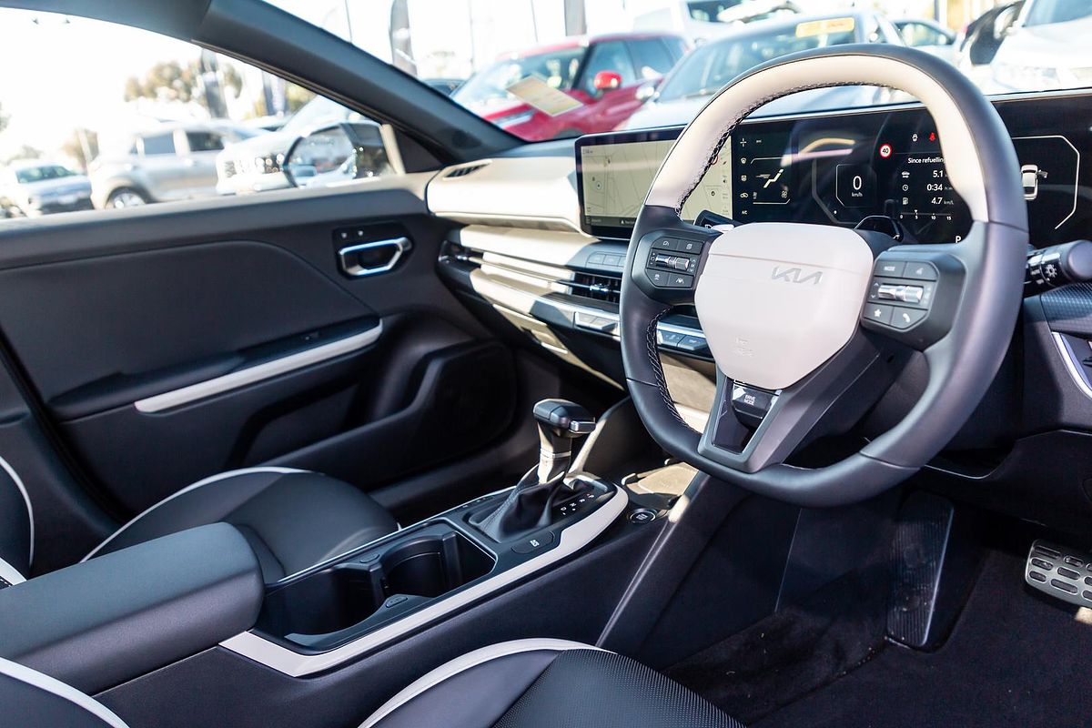 2025 Kia K4 GT-Line CL4m