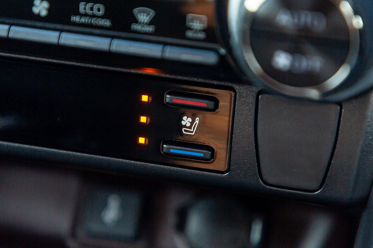 2022 Toyota RAV4 Cruiser AXAH52R