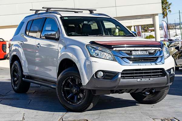 2016 Isuzu MU-X LS-T