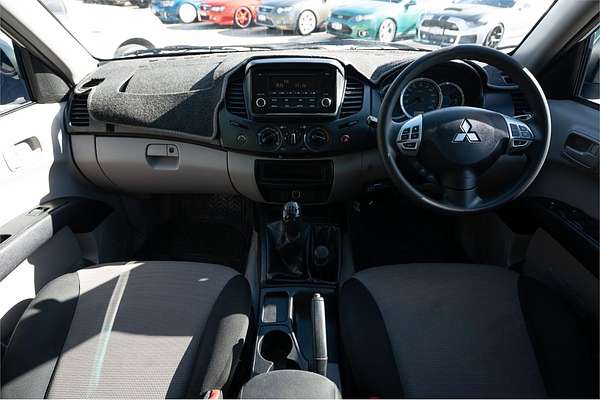 2015 Mitsubishi Triton GLX MN 4X4