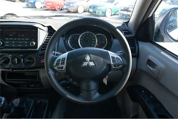 2015 Mitsubishi Triton GLX MN 4X4
