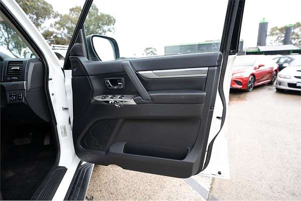 2015 Mitsubishi Pajero GLS NX