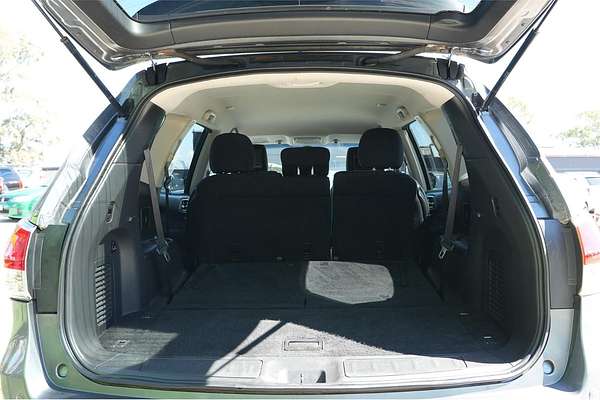 2015 Nissan Pathfinder ST R52