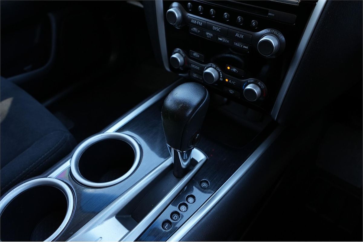 2015 Nissan Pathfinder ST R52