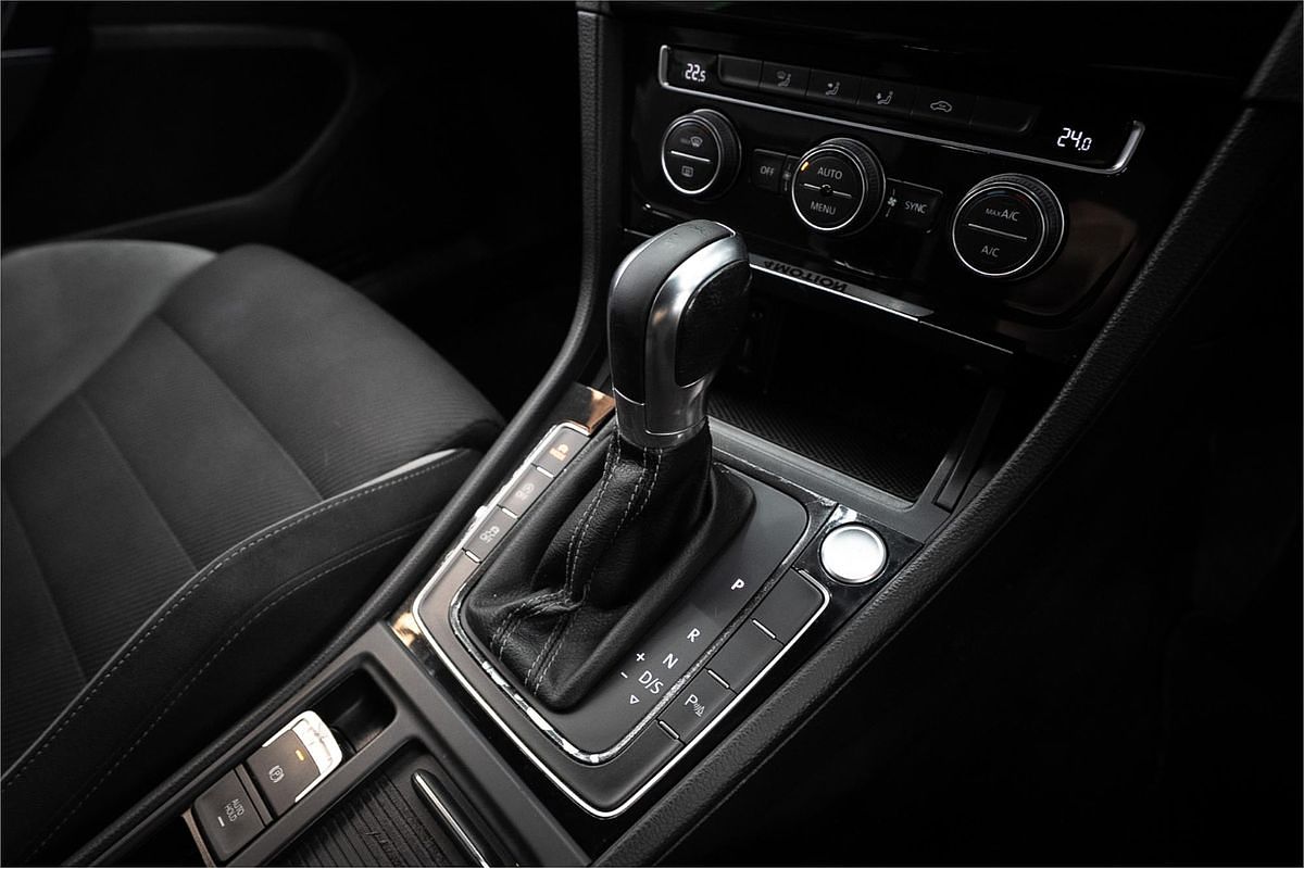 2015 Volkswagen Golf R 7
