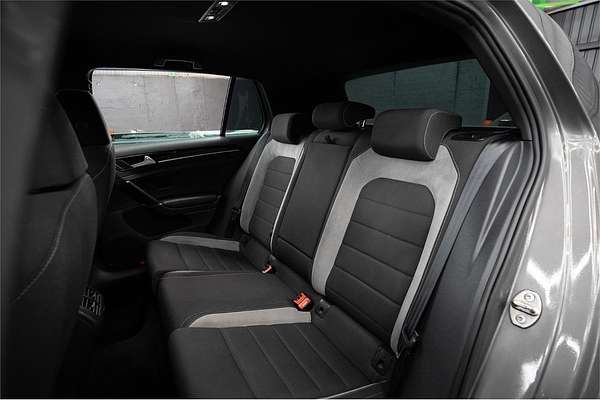 2015 Volkswagen Golf R 7