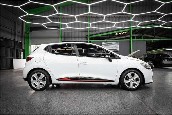 2014 Renault Clio Expression IV B98