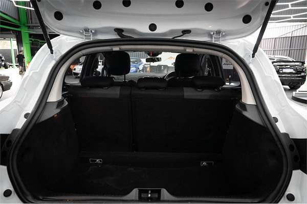 2014 Renault Clio Expression IV B98