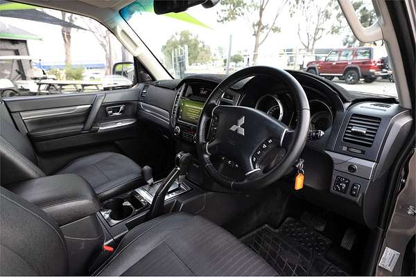 2016 Mitsubishi Pajero GLS NX