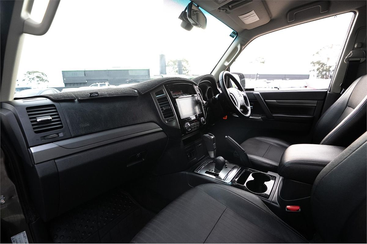 2016 Mitsubishi Pajero GLS NX