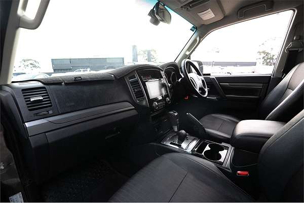 2016 Mitsubishi Pajero GLS NX