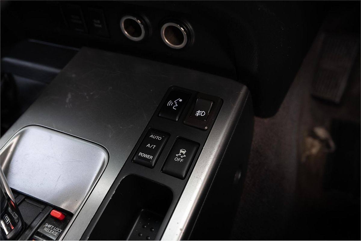 2014 Nissan Patrol ST Y61