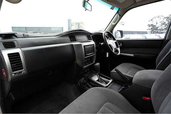 2014 Nissan Patrol ST Y61