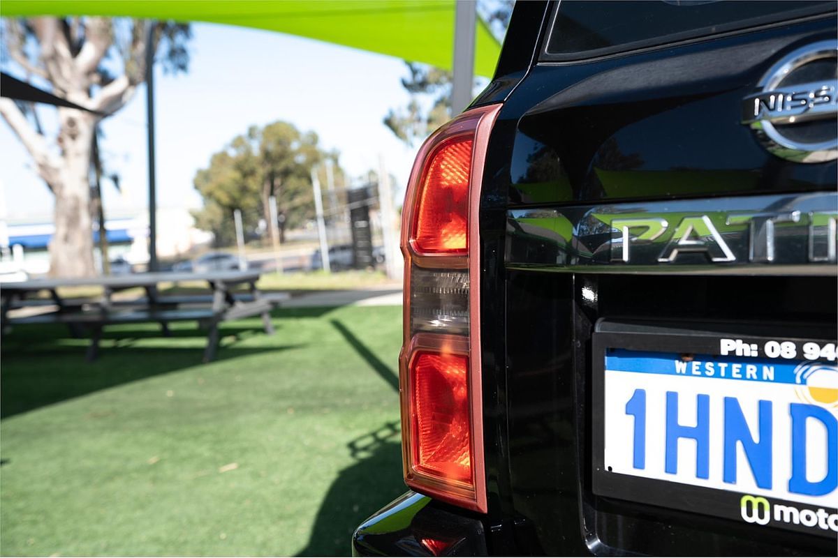 2010 Nissan Patrol ST GU 7