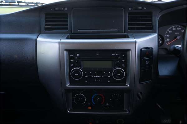2010 Nissan Patrol ST GU 7