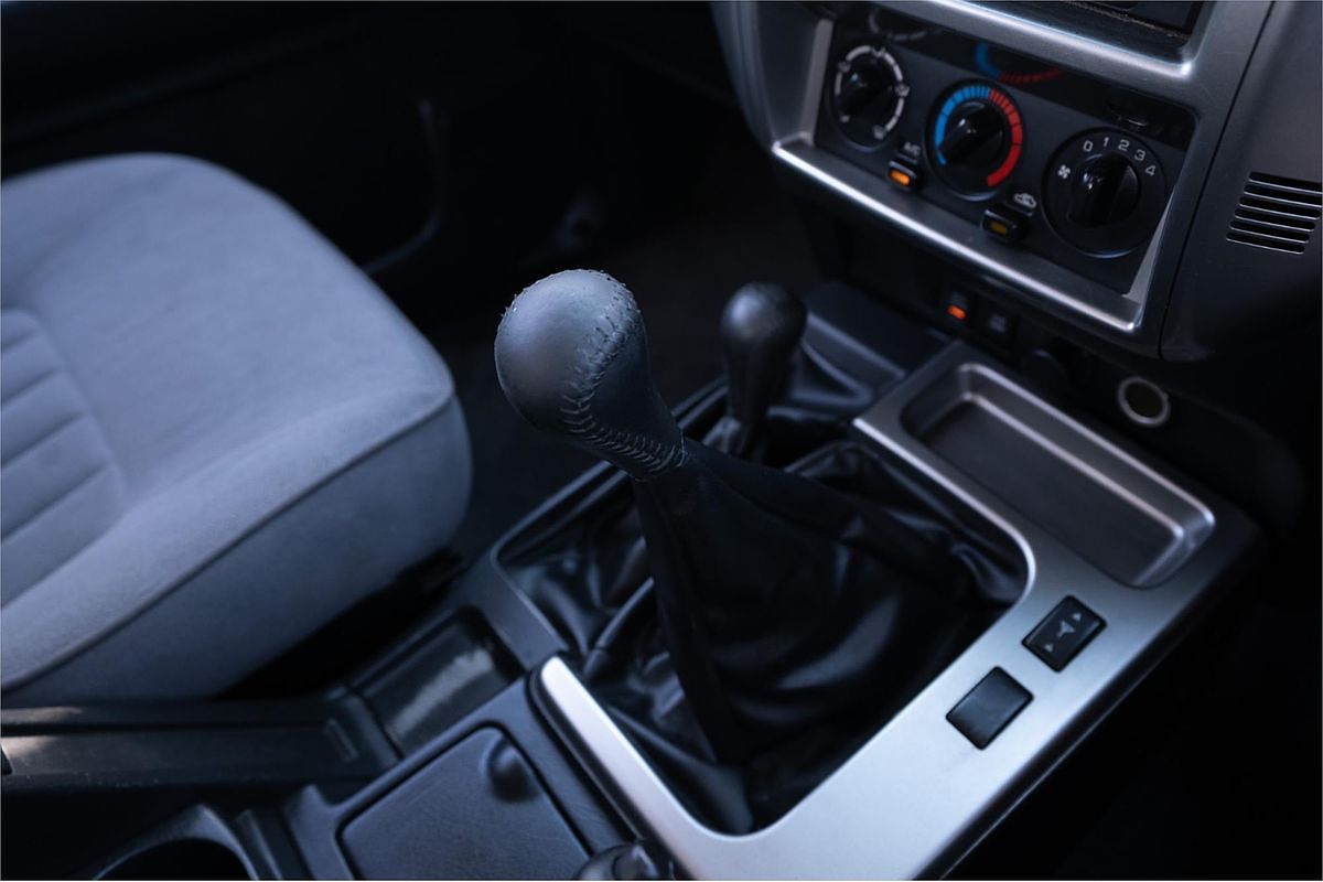 2010 Nissan Patrol ST GU 7