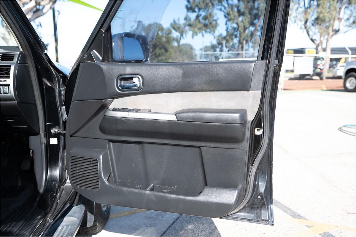 2010 Nissan Patrol ST GU 7