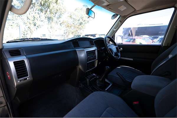 2010 Nissan Patrol ST GU 7
