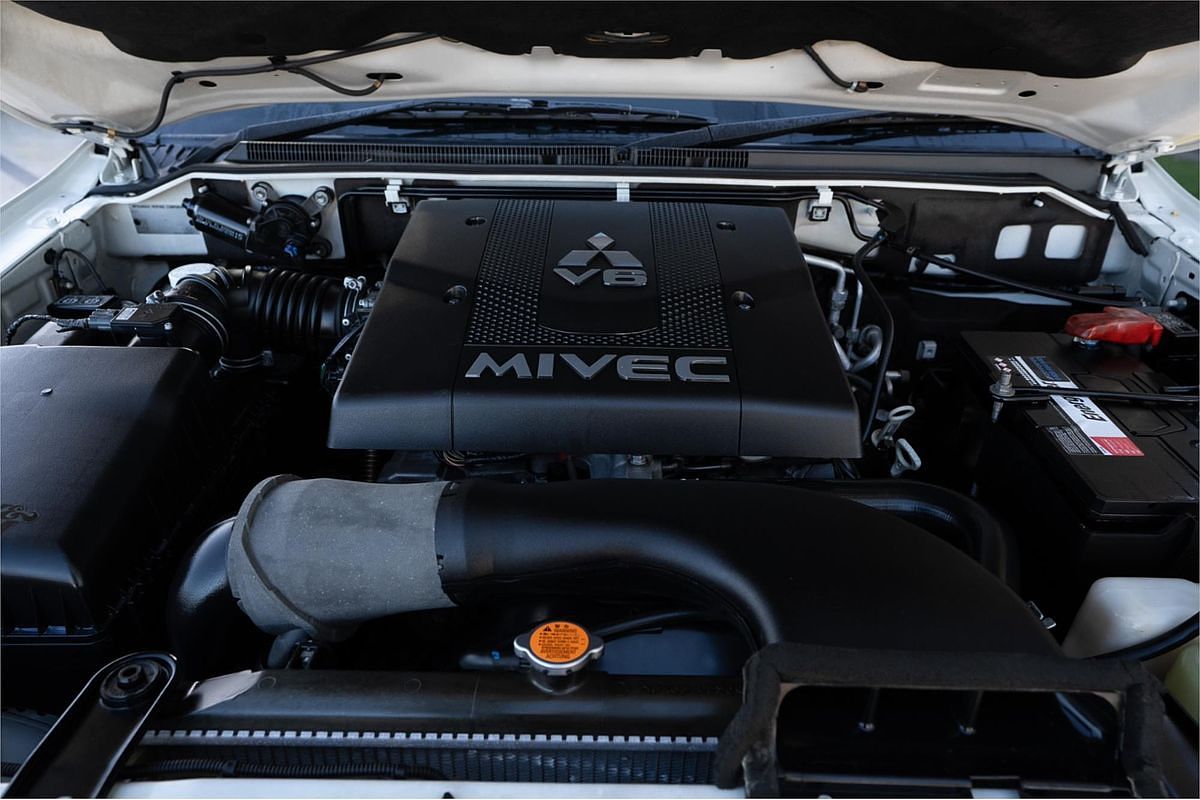 2009 Mitsubishi Pajero VR-X NT