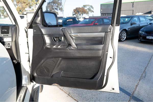 2009 Mitsubishi Pajero VR-X NT