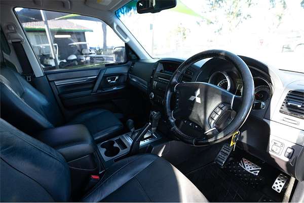 2009 Mitsubishi Pajero VR-X NT