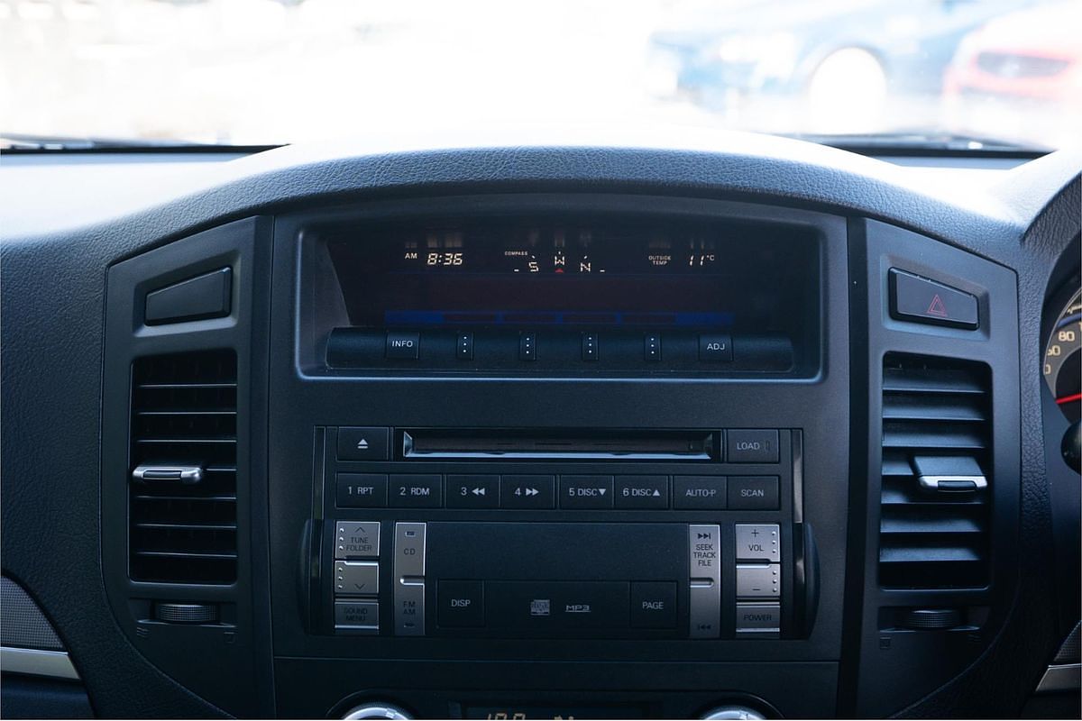 2009 Mitsubishi Pajero VR-X NT