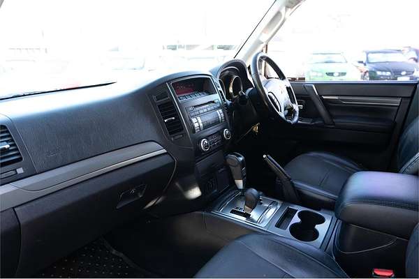 2009 Mitsubishi Pajero VR-X NT