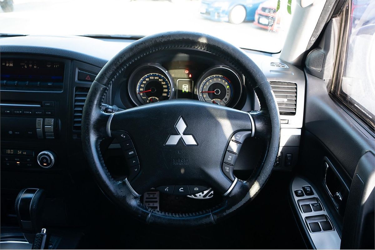 2009 Mitsubishi Pajero VR-X NT